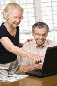older-couple-with-laptop